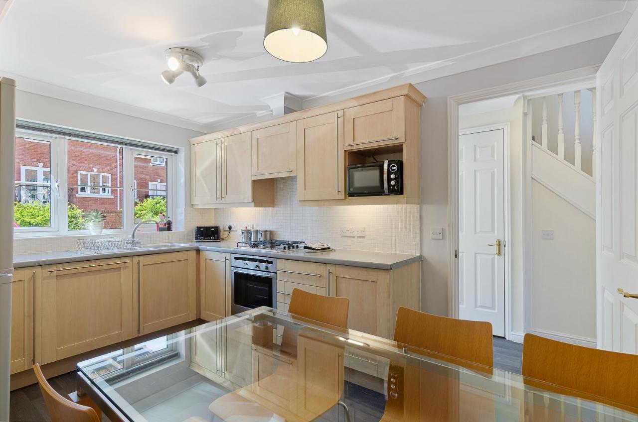 4Br Townhouse Wbalcony Free Parking Fast Wi-Fi Villa NWI Eksteriør bilde