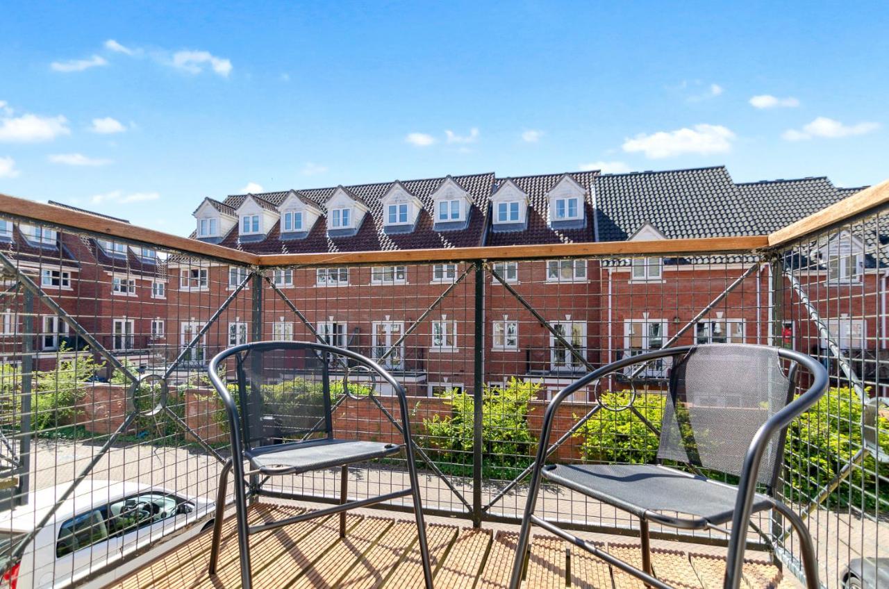 4Br Townhouse Wbalcony Free Parking Fast Wi-Fi Villa NWI Eksteriør bilde