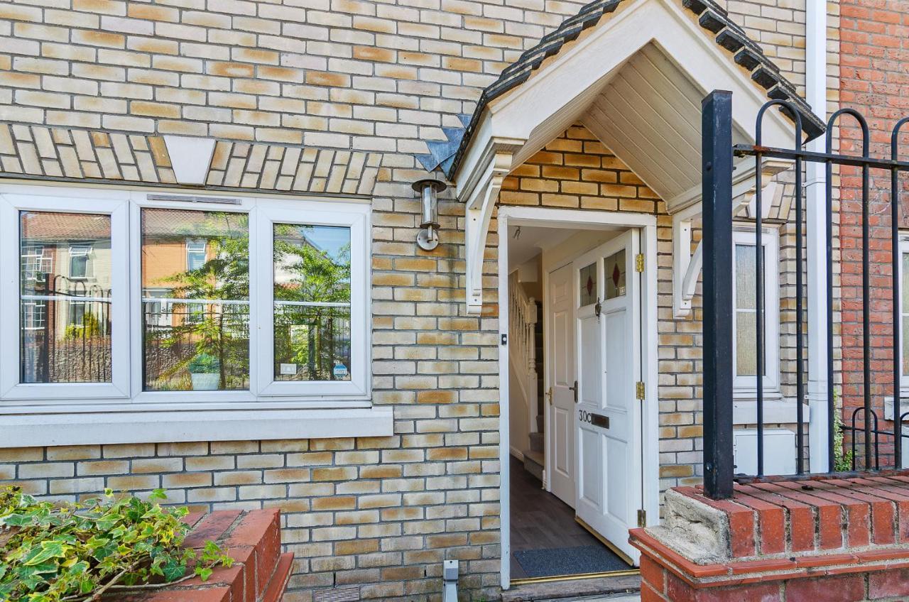 4Br Townhouse Wbalcony Free Parking Fast Wi-Fi Villa NWI Eksteriør bilde
