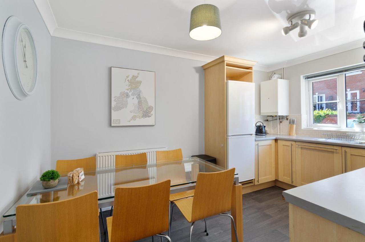 4Br Townhouse Wbalcony Free Parking Fast Wi-Fi Villa NWI Eksteriør bilde