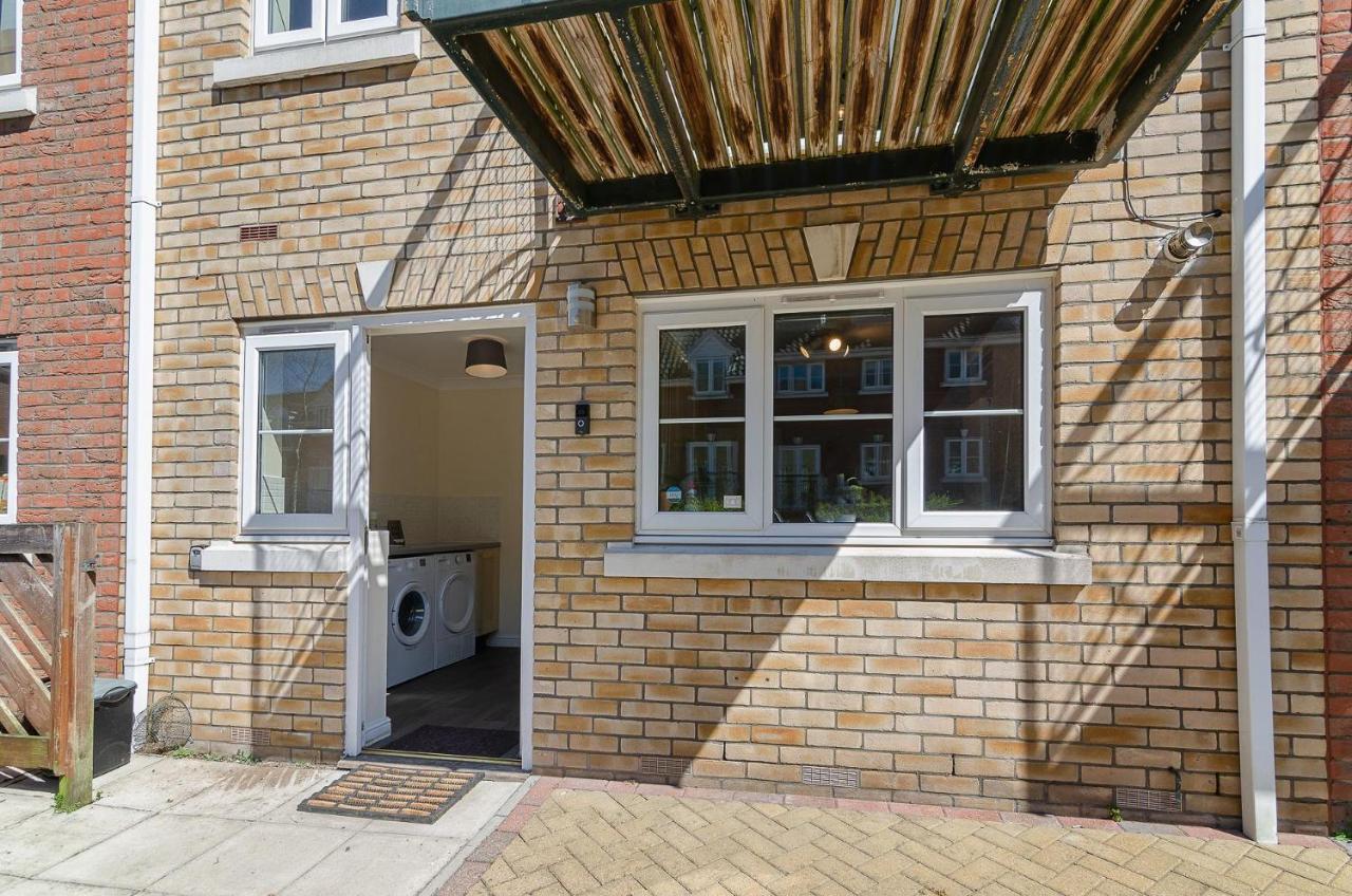 4Br Townhouse Wbalcony Free Parking Fast Wi-Fi Villa NWI Eksteriør bilde