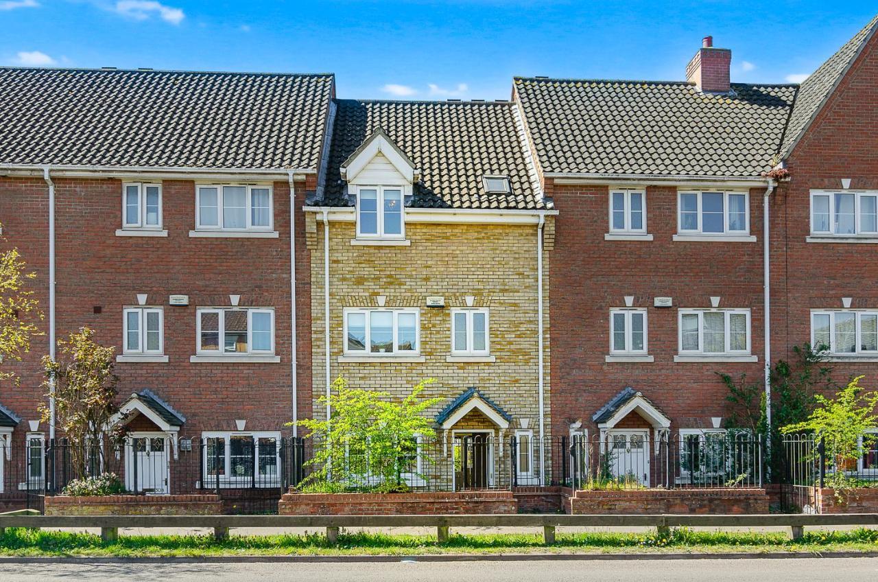 4Br Townhouse Wbalcony Free Parking Fast Wi-Fi Villa NWI Eksteriør bilde